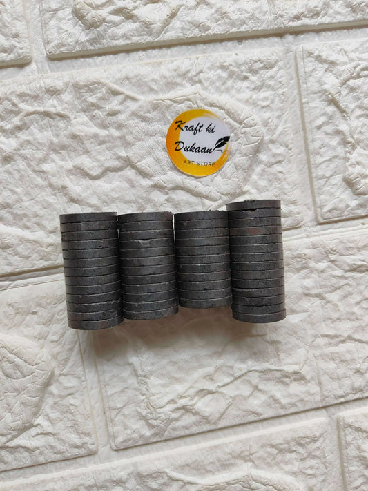 20x3mm-black-round-magnets-linear-arrangement