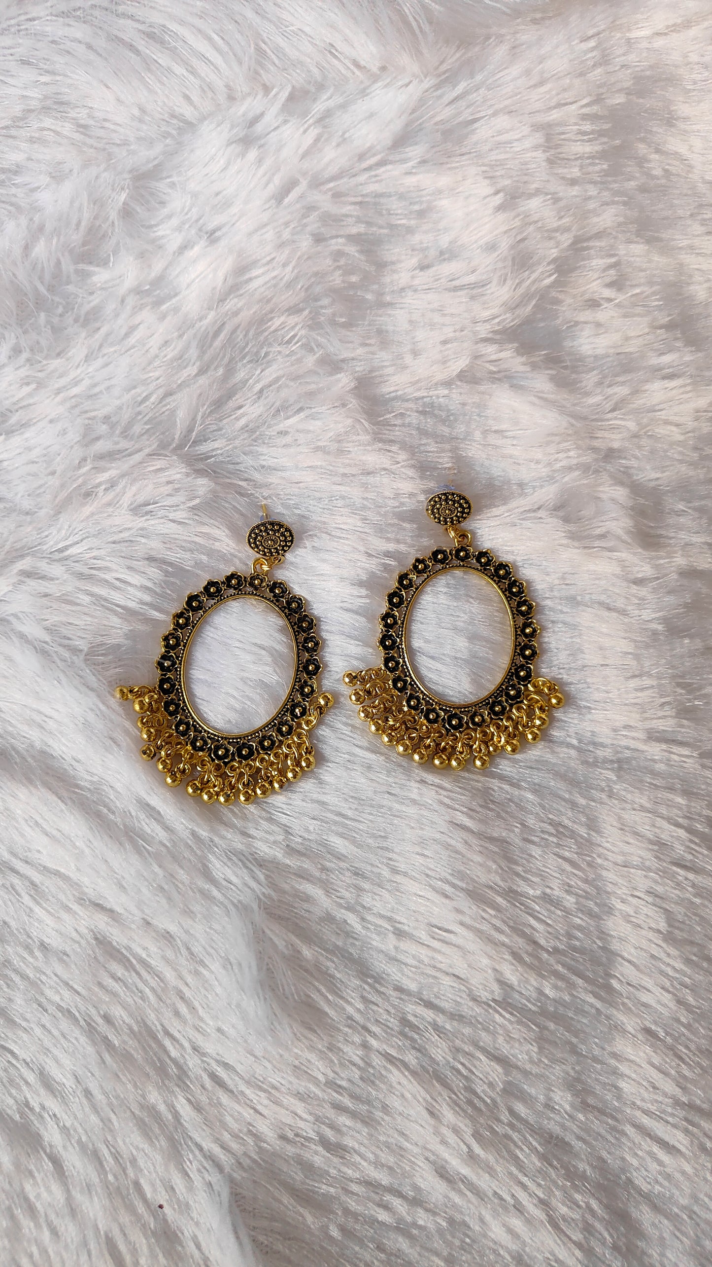 Golden Jhumka without Beads A4