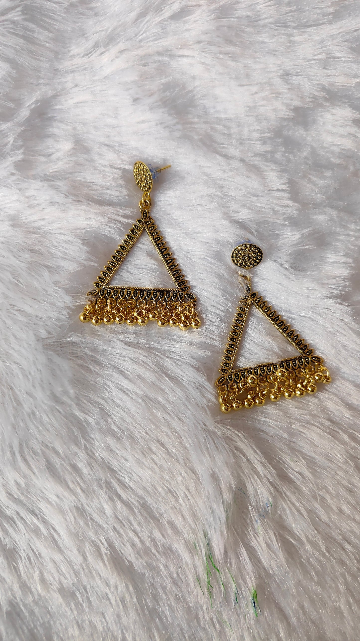 Golden Jhumka without Beads A1