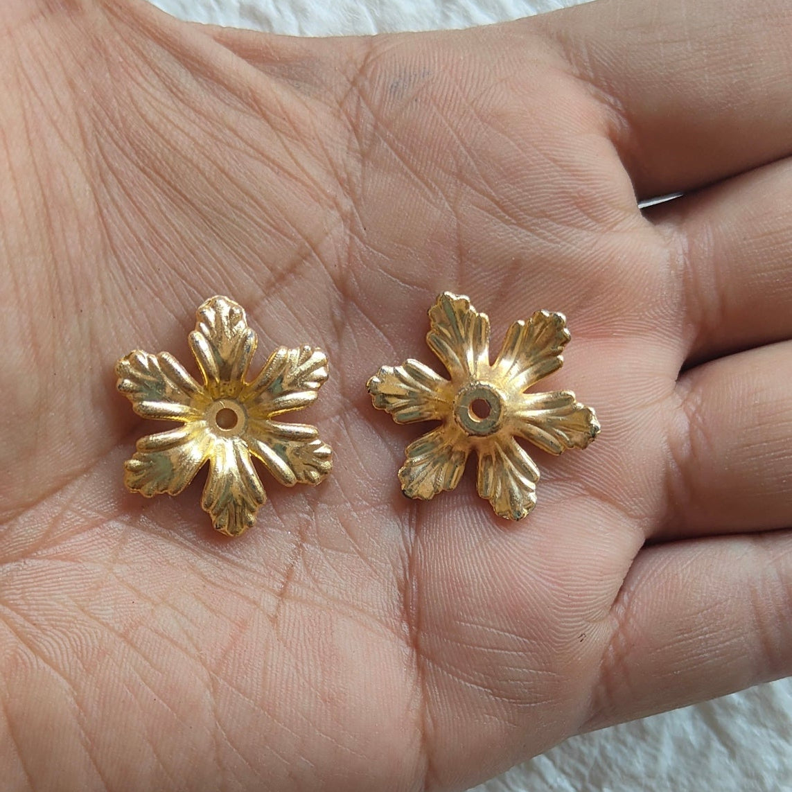 Golden Flower Beads Pack of 50 - Kraft ki Dukaan
