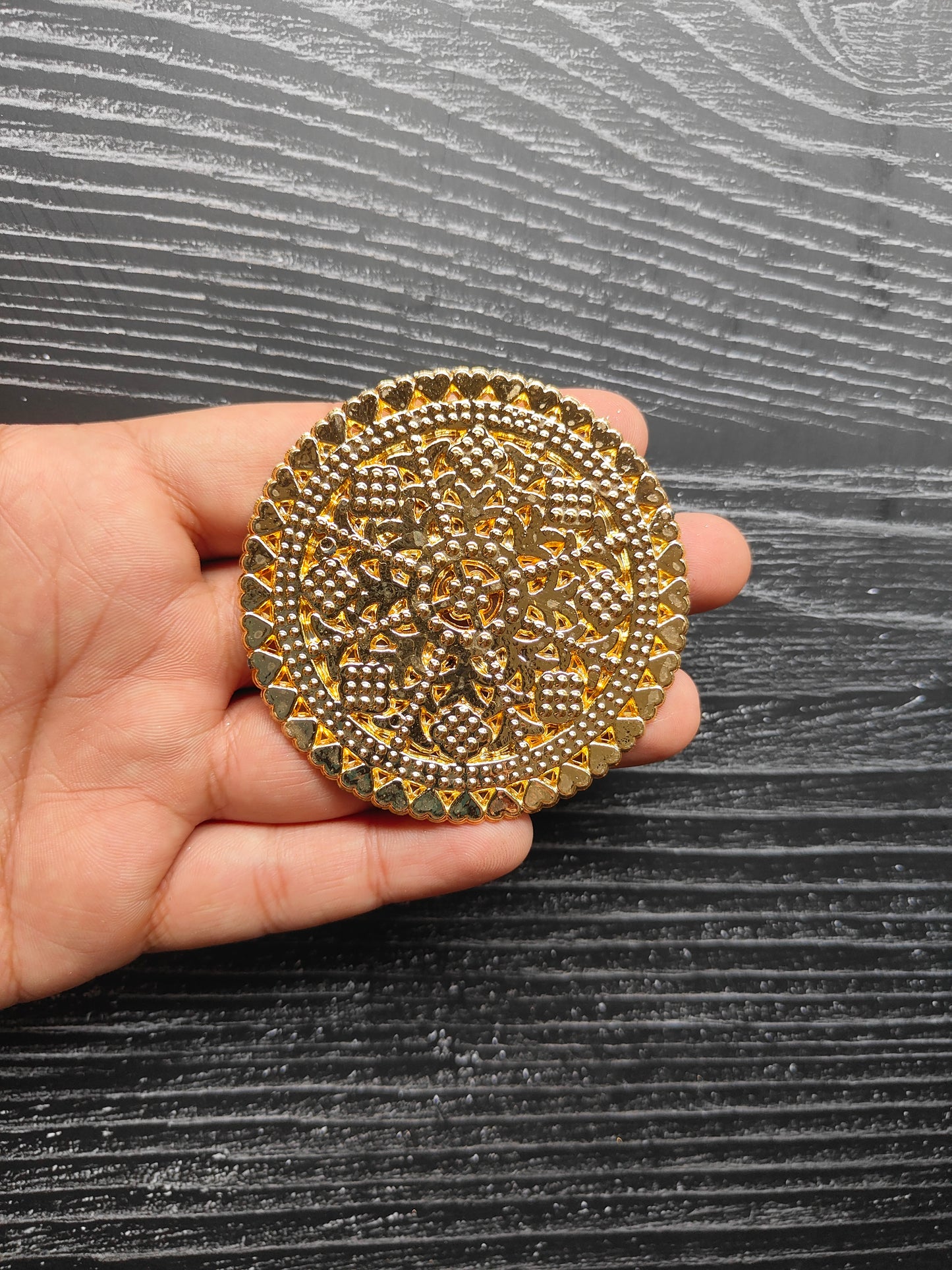 Golden Plastic Round T-Light Plate