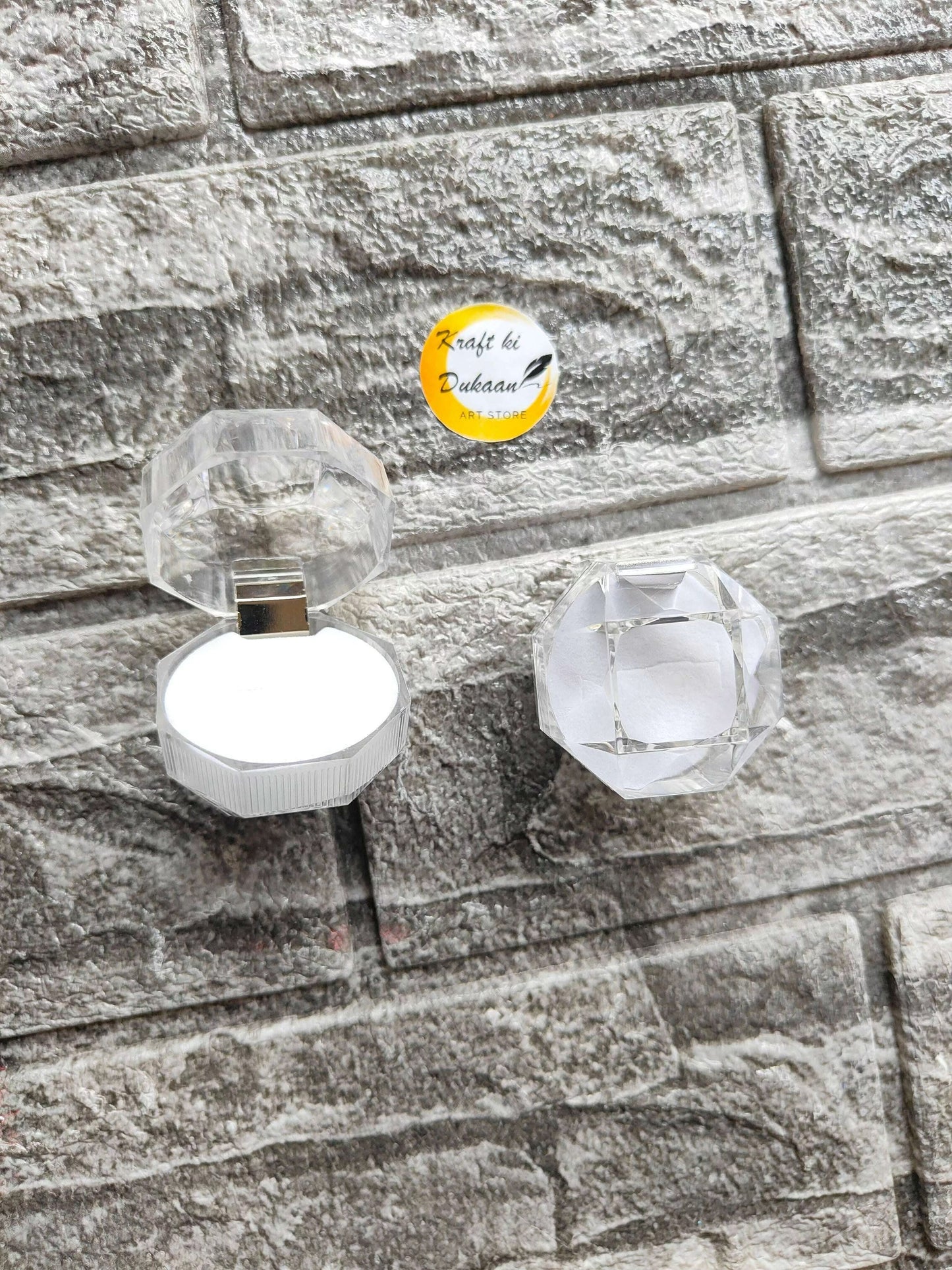 acrylic-ring-box-transparent-octagonal-design-closed