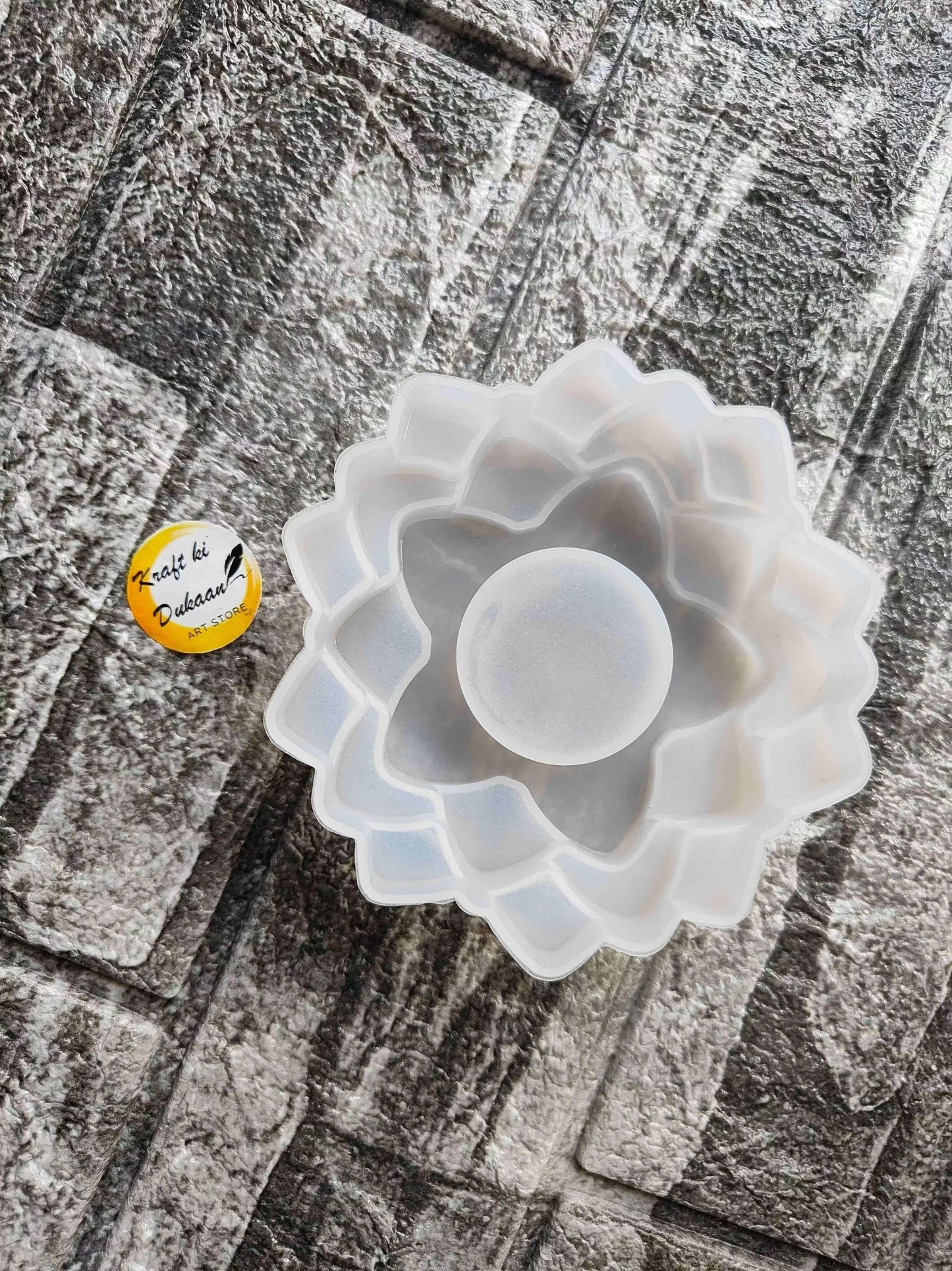 craftki-3-step-t-light-mold-top-view-with-center-hollow