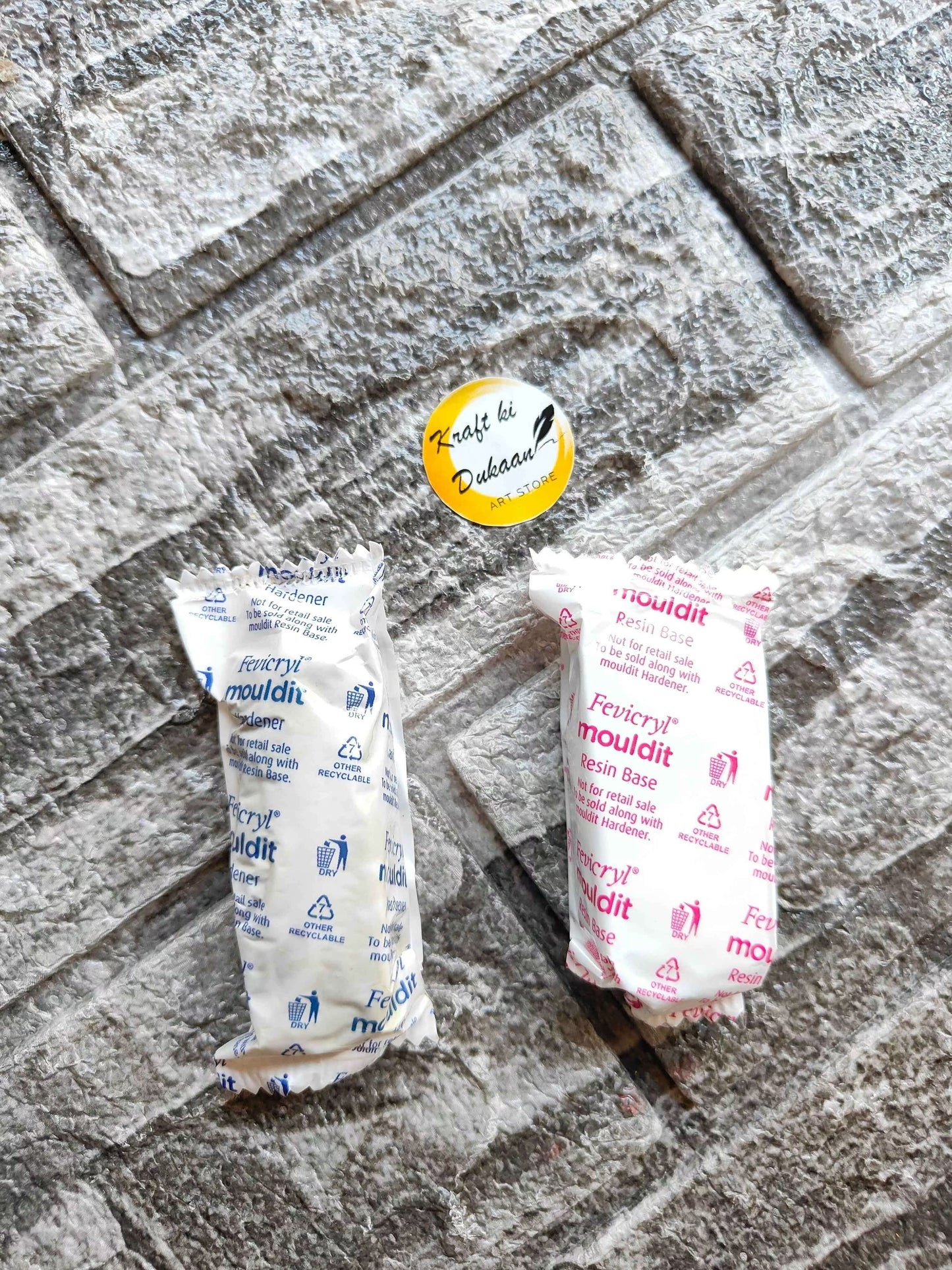 fevicryl-mould-it-clay-set-white-and-red-packaging