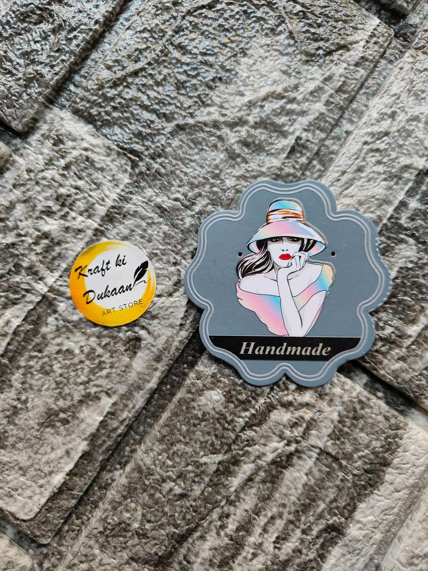 handmade-jewelry-display-cards-artistic-designs-colorful