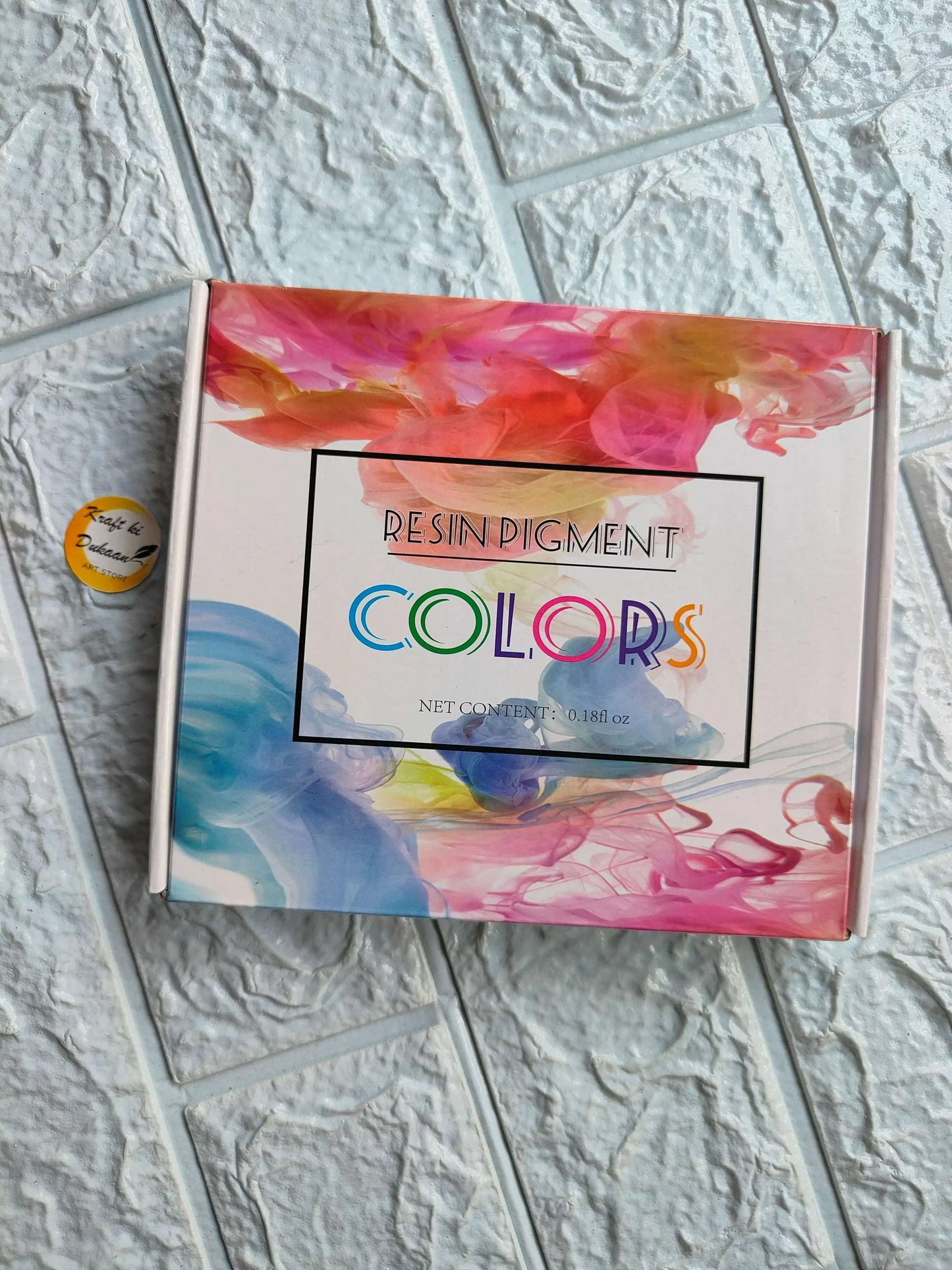 Resin pigment colors set box with 'Resin Pigment Colors' label and net content