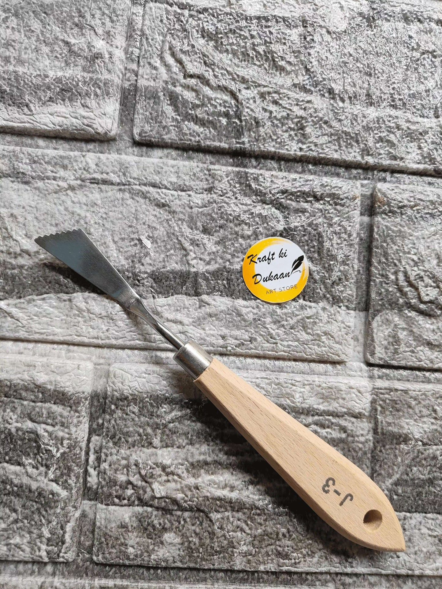 painting-knife-a7-for-artists-metal-blade-wood-handle