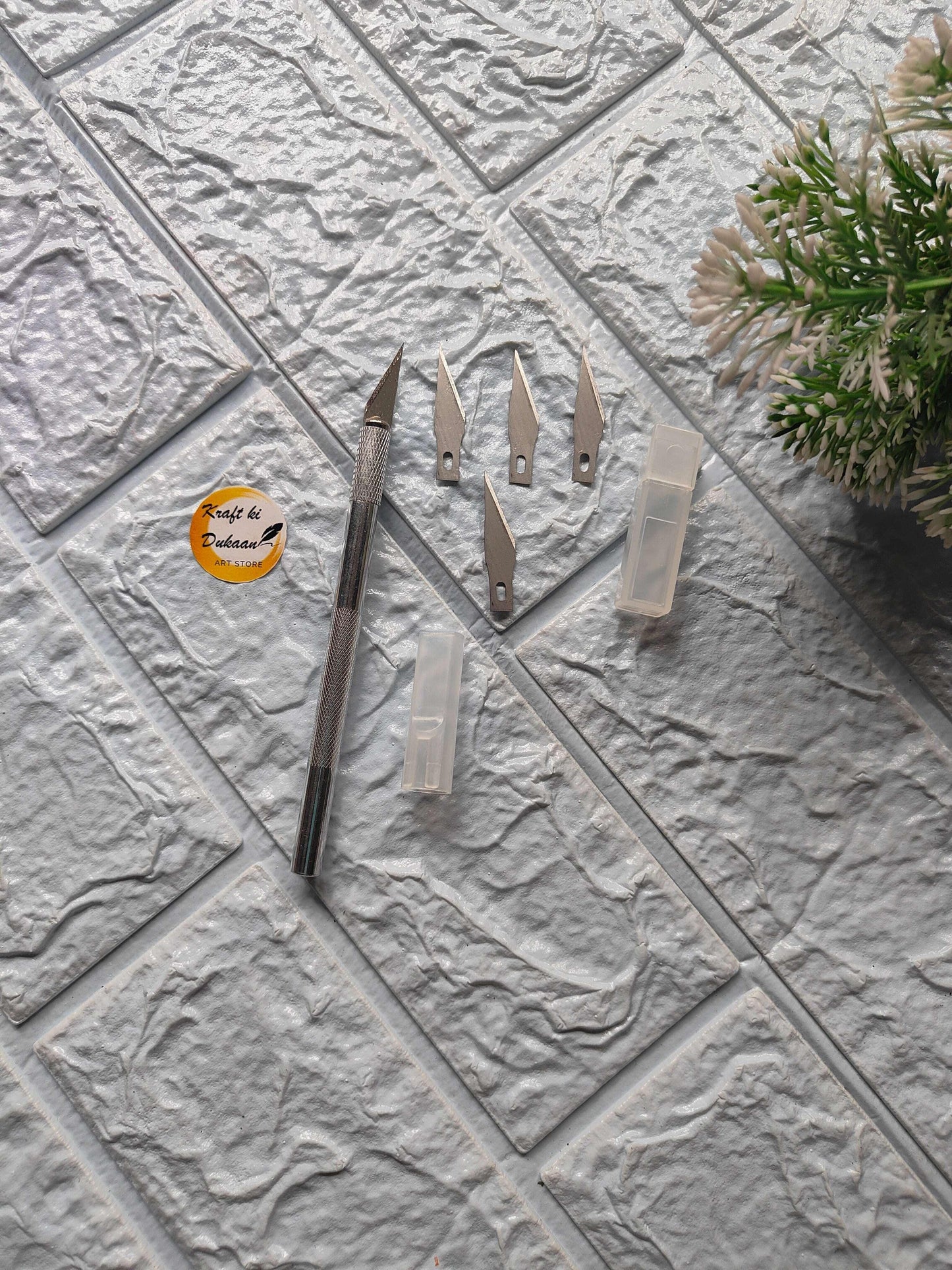 DIY Detail Pen Knife with metal handle and four precision blades