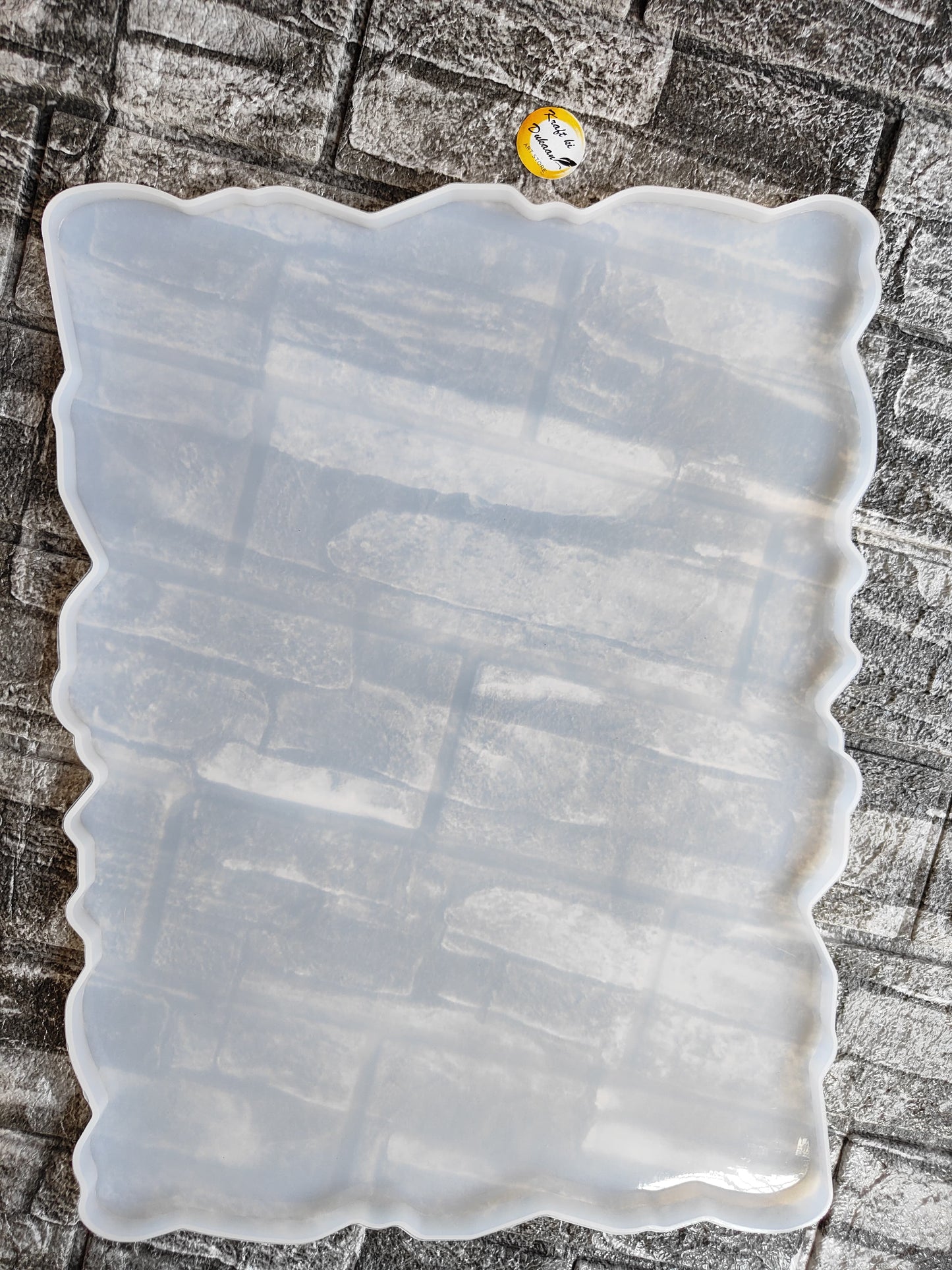 12x16 tray mold for resin with a textured edge design for creative crafting projects