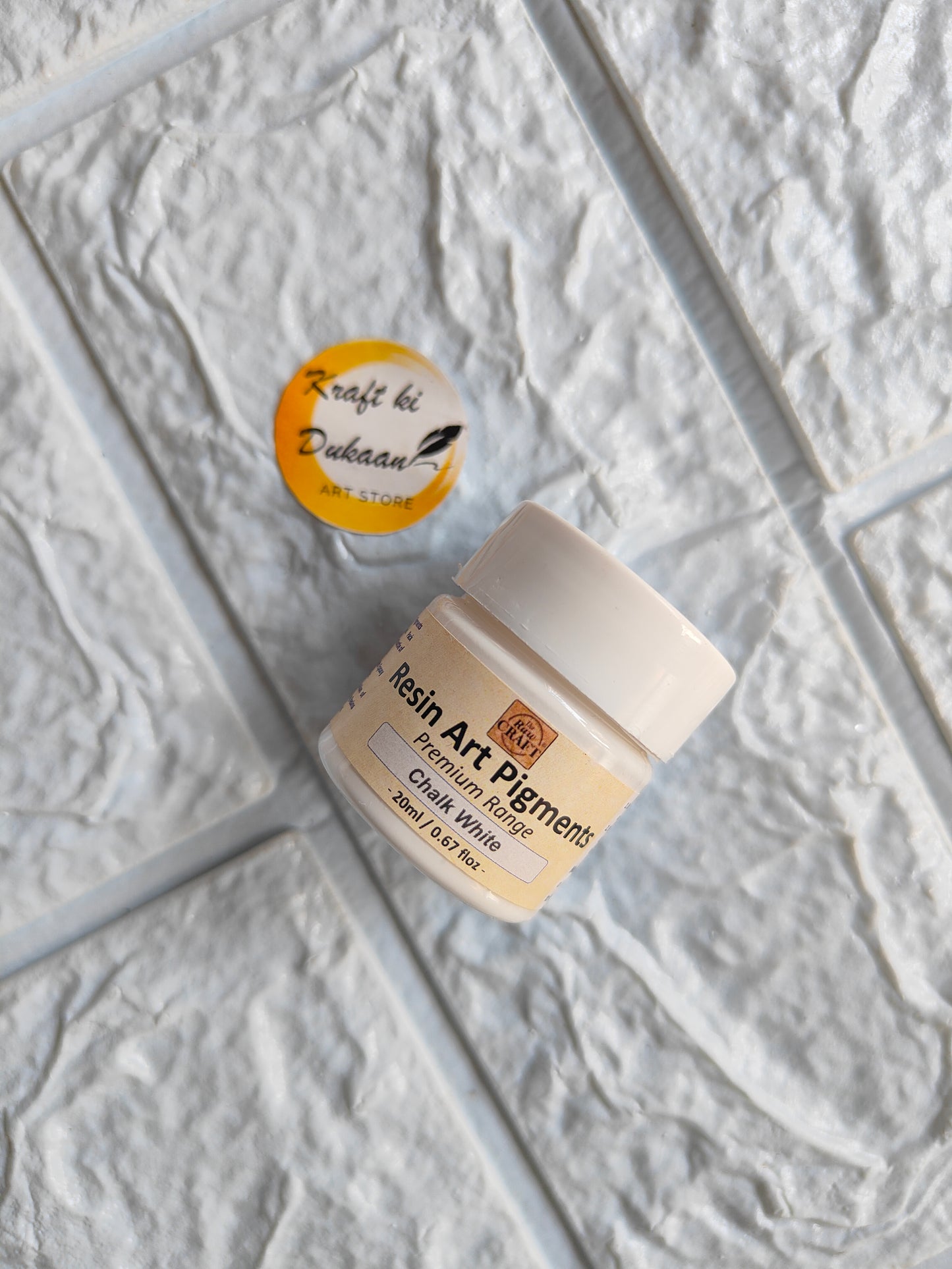 Kraft ki Dukaan Opaque Pigment for Resin Art in Creamy White for vibrant art creations