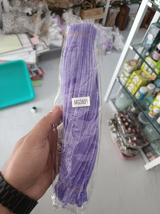 Lavender 7 mm pipe cleaner bundle in clear packaging