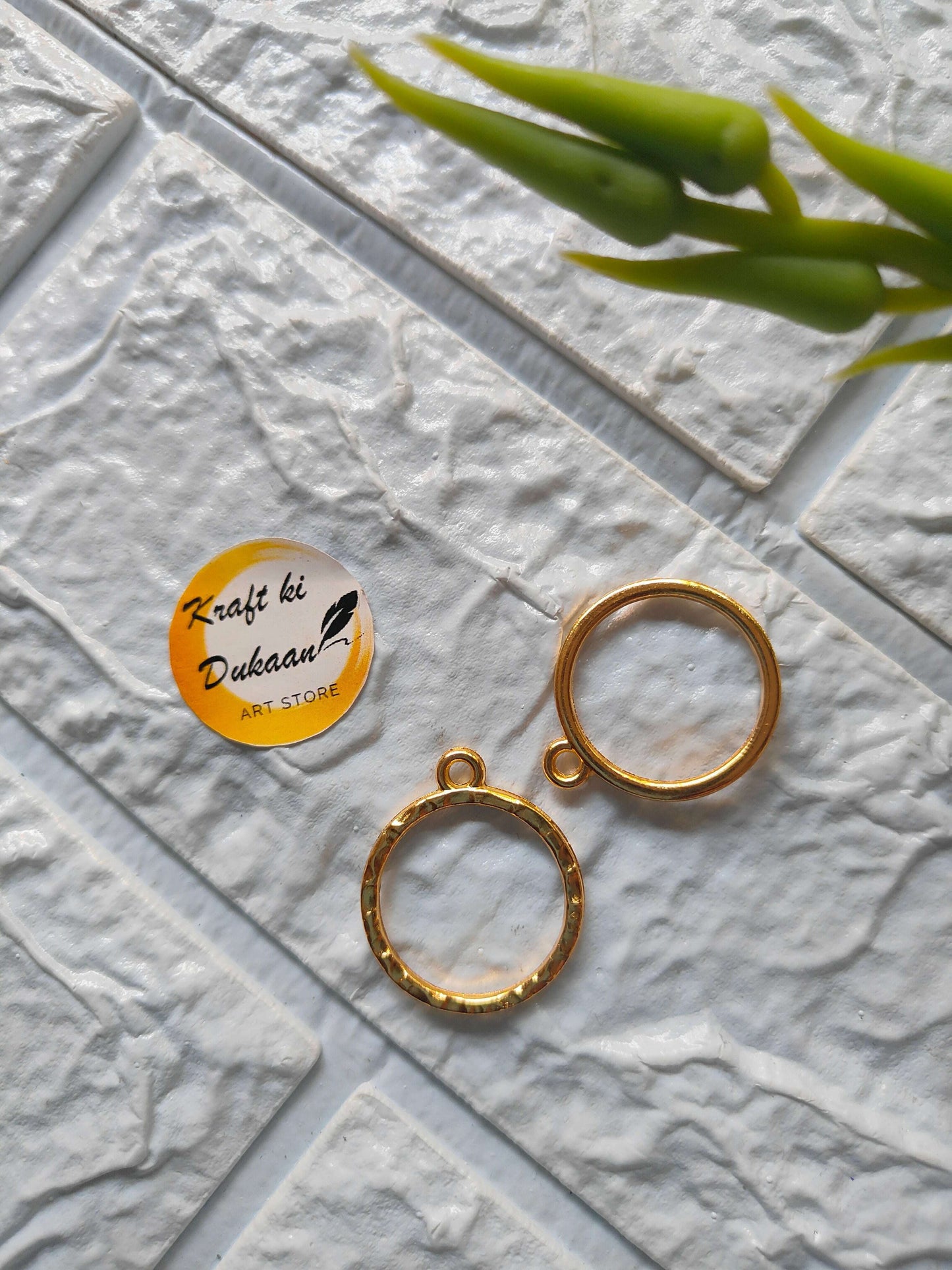 round-bezel-pendant-set-gold-color-ring