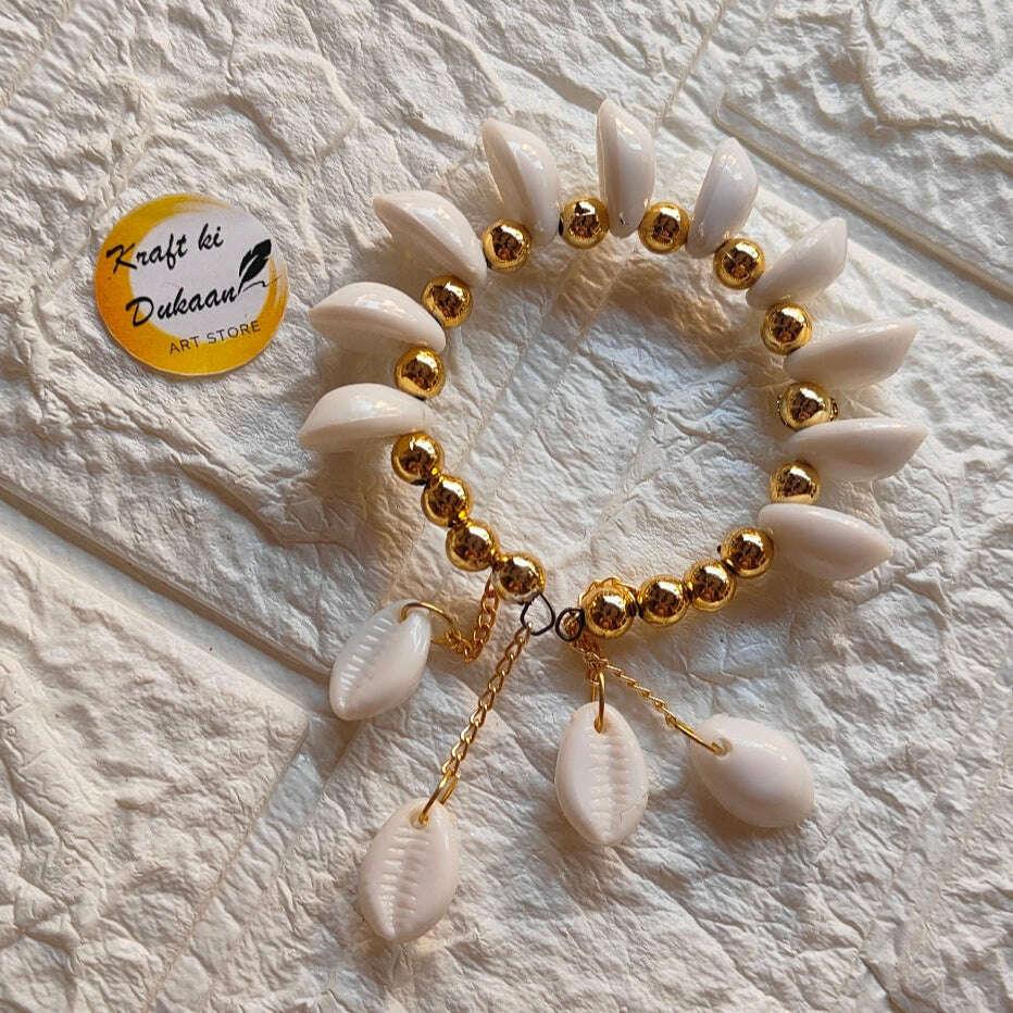 shell-bracelet-for-women-white-and-gold-beaded