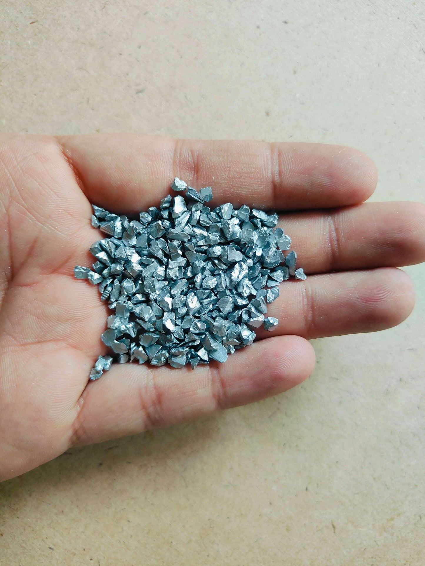 silver-glass-color-stones-for-art-hand-held-sparkling