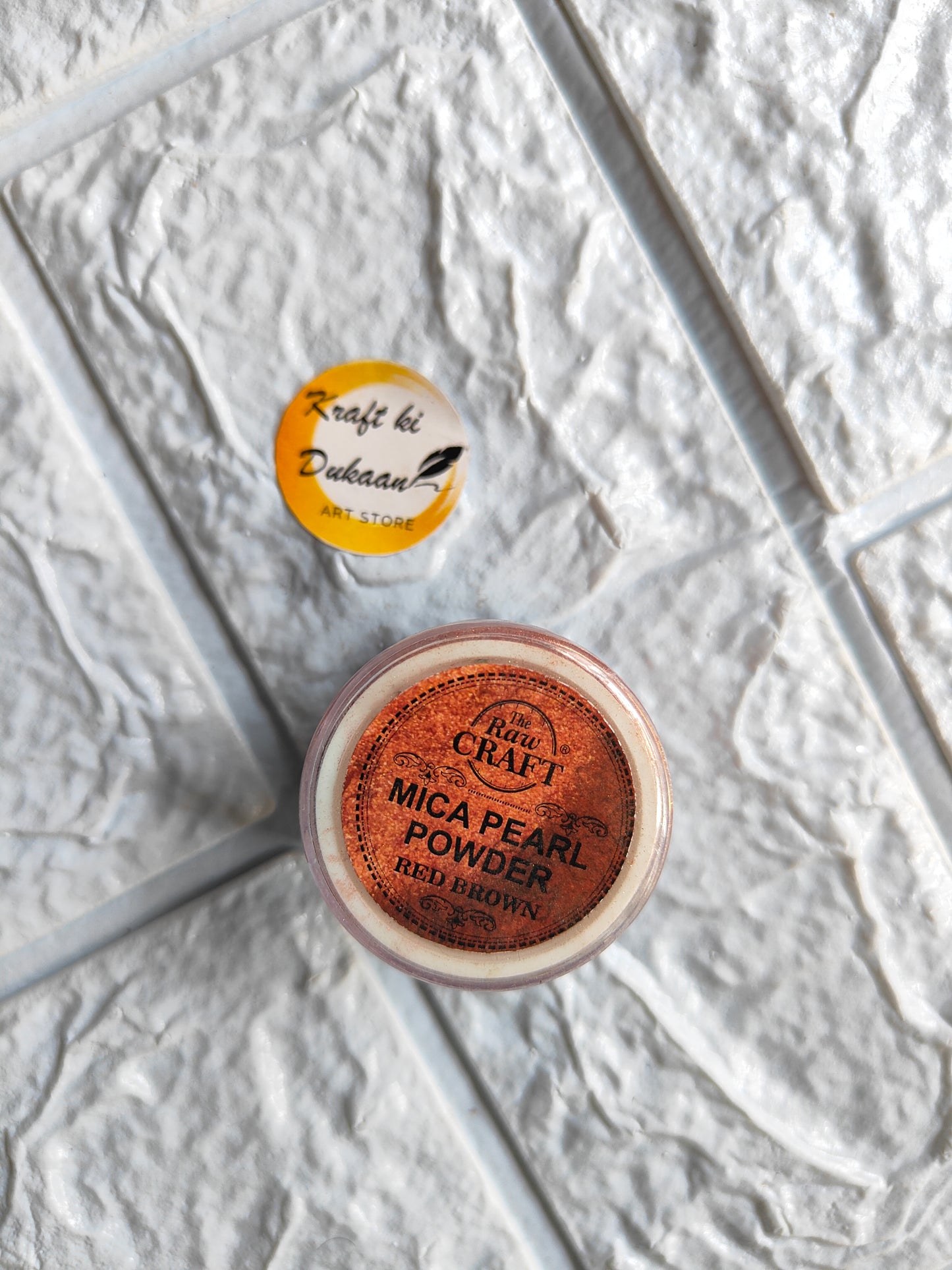 MICA pearl powder for resin in Red color, perfect for crafting and DIY projects