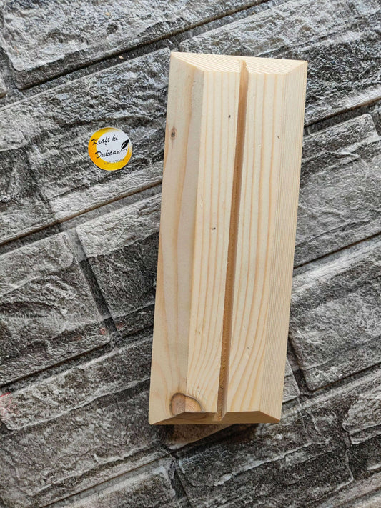 wooden-name-plate-stand-natural-wood-finish-slightly-curved