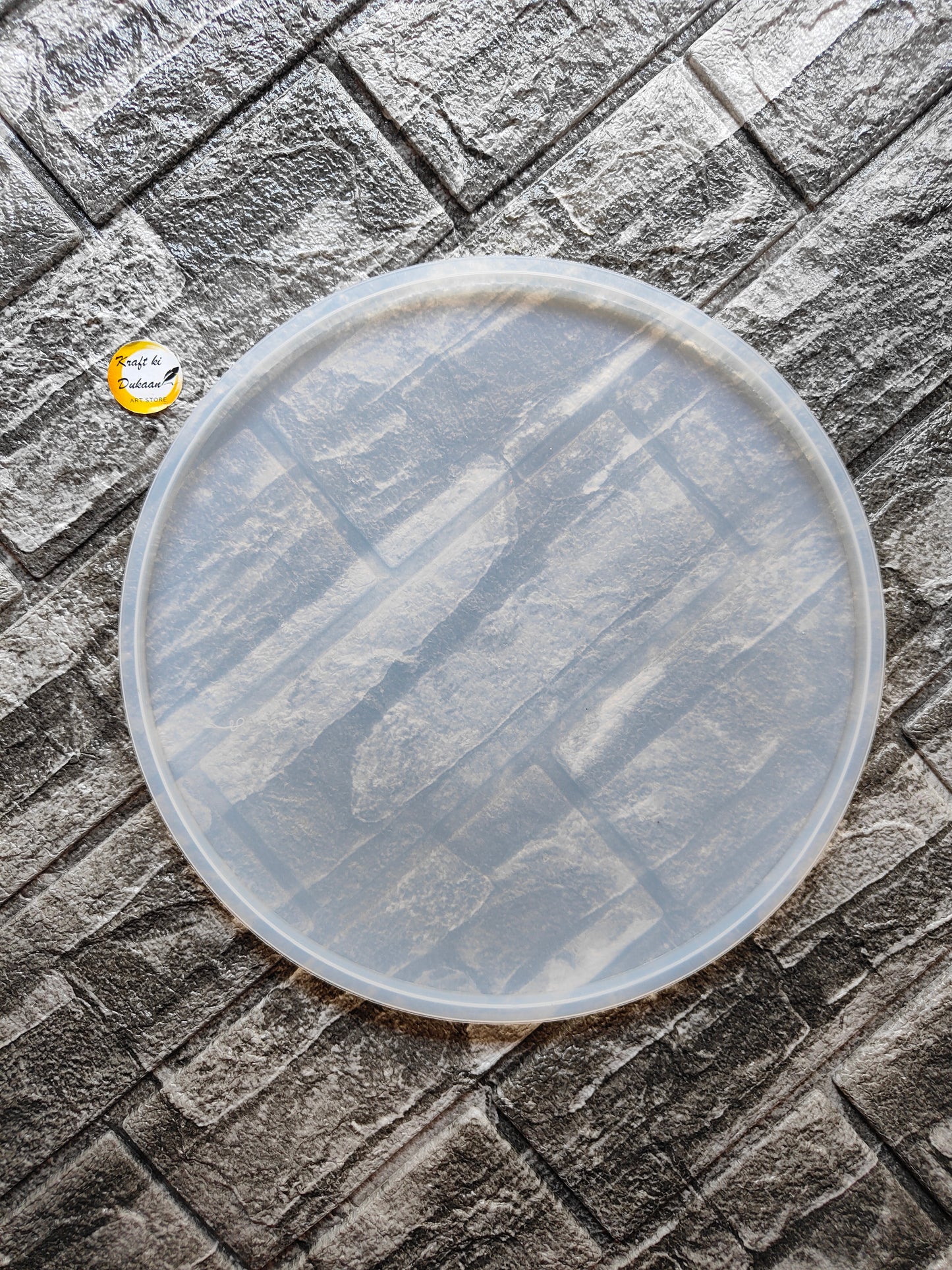 Clear 10 inch round mould for resin art designed for creating stunning circular pieces