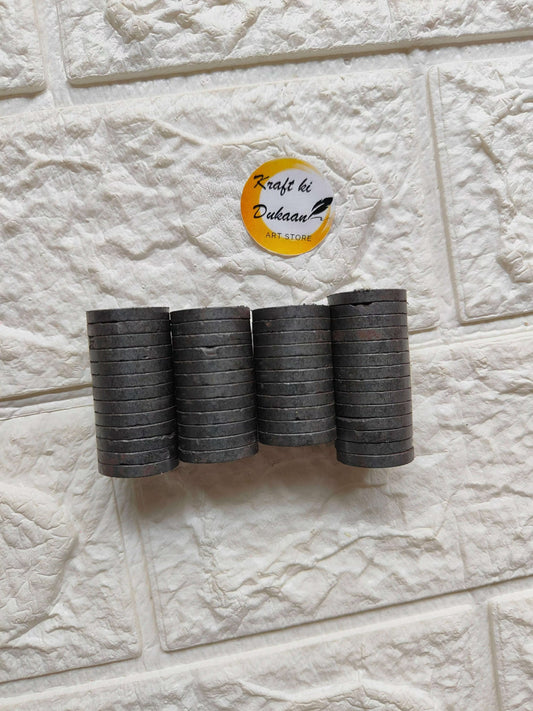 20x3mm-black-round-magnets-linear-arrangement