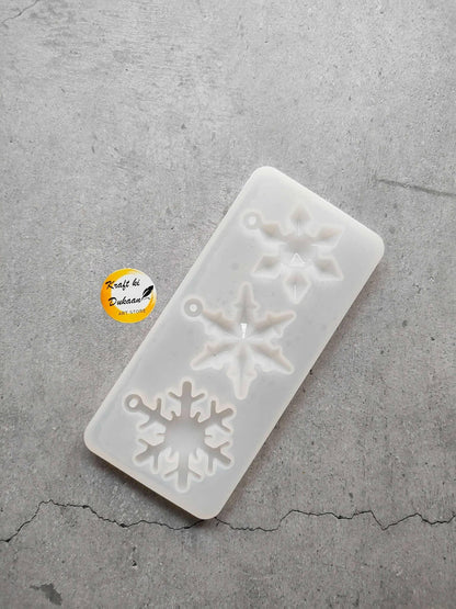 3 Cavity Christmas mould: silicone tray with three embossed snowflakes, different sizes