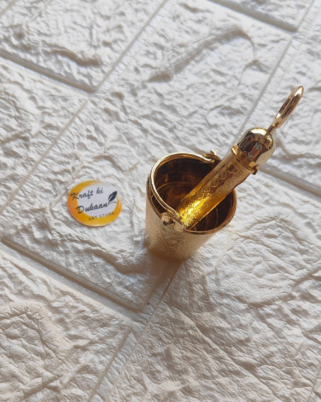 Golden Bucket with Pichkari Set A1 - Kraft ki Dukaan