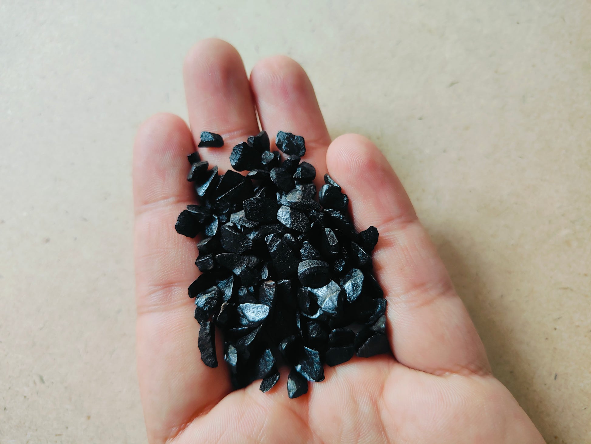 Natural Black Agate Stones - Kraft ki Dukaan