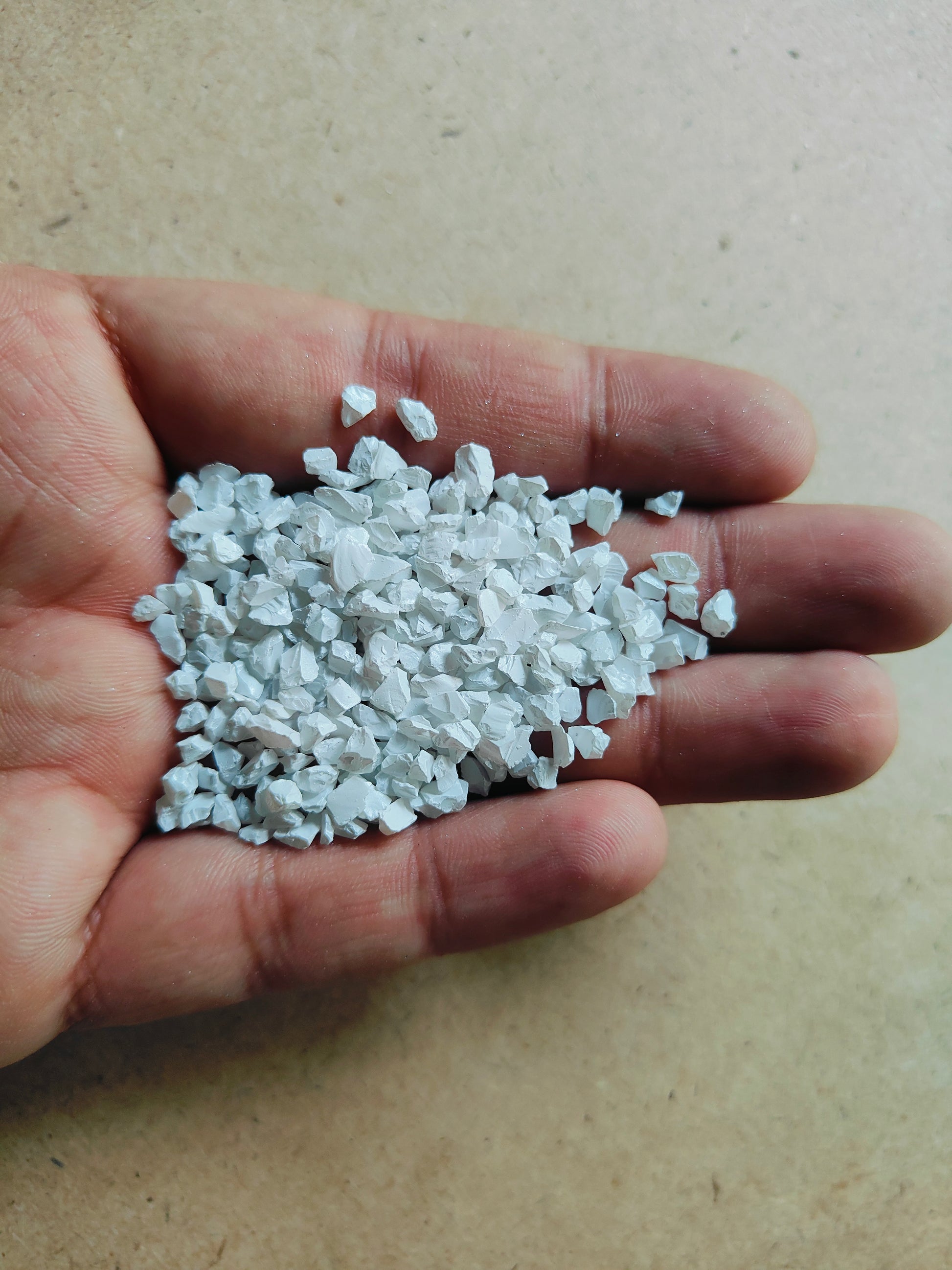 Glass Colour Stones White - Kraft ki Dukaan