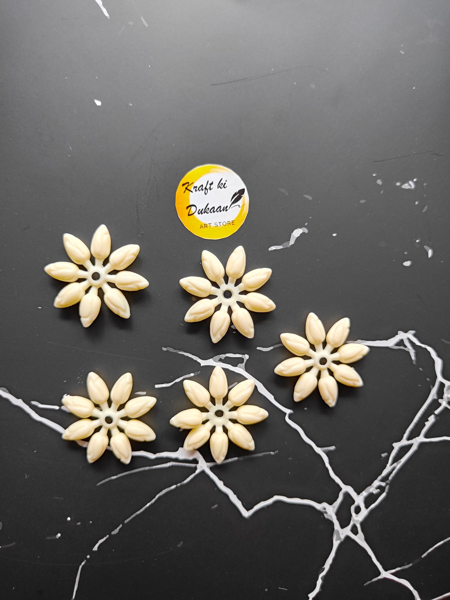 White Flower Design Beads Pack of 25 - Kraft ki Dukaan