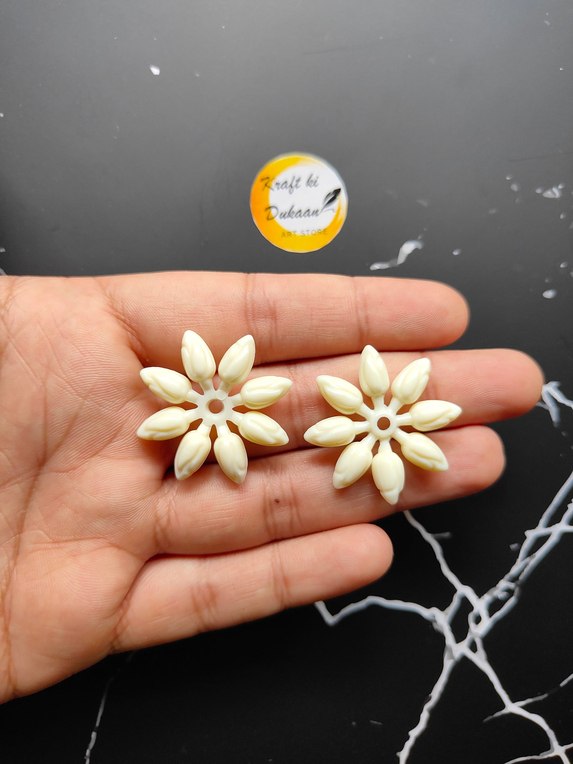 White Flower Design Beads Pack of 25 - Kraft ki Dukaan