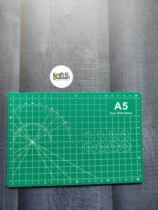 Cutting Mat A5 with protractor circle guides and measurement grid, 220×150mm