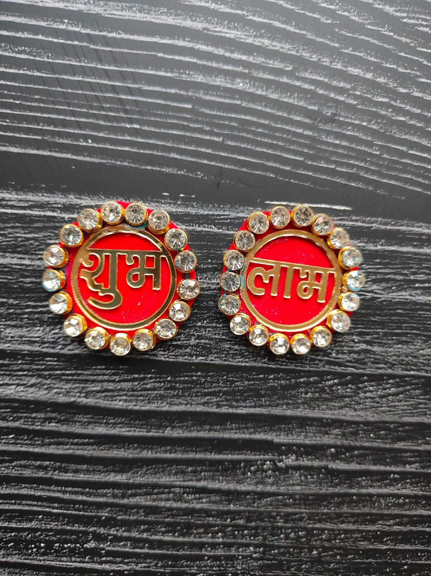 acrylic-pearl-shubh-labh-flat-view-red-gold-embellished