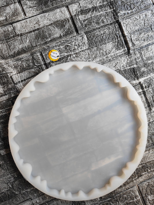 Agate round mould 12 inch with a unique wavy edge design for resin art projects