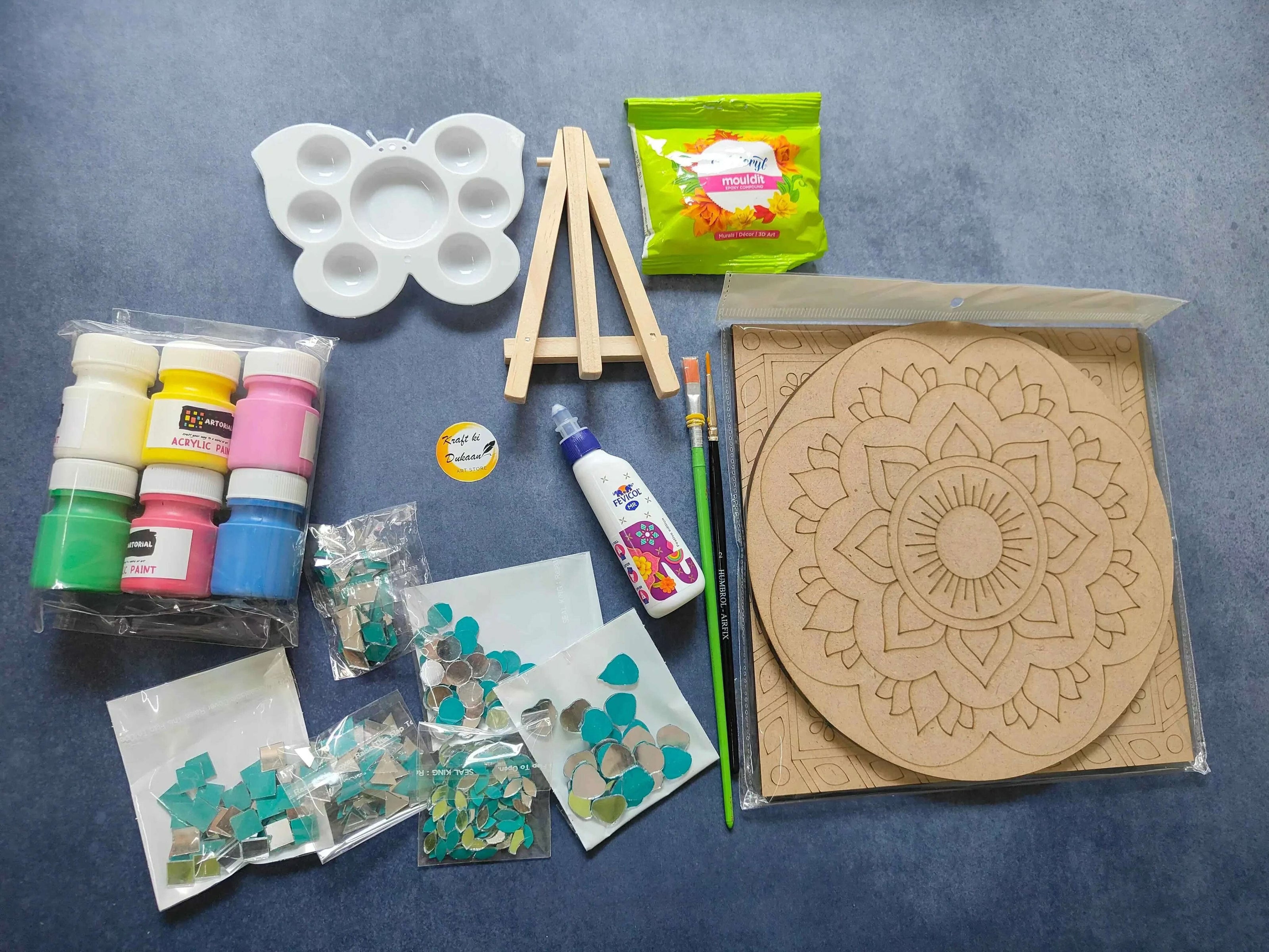 Lippan Art Kit A1 set: acrylic paint bottles, moulding clay, mirrors, wooden mandala board