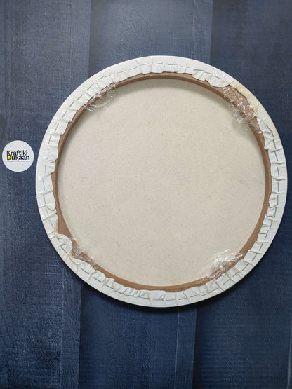 Round stretched canvas board with frame, back view with wooden backing