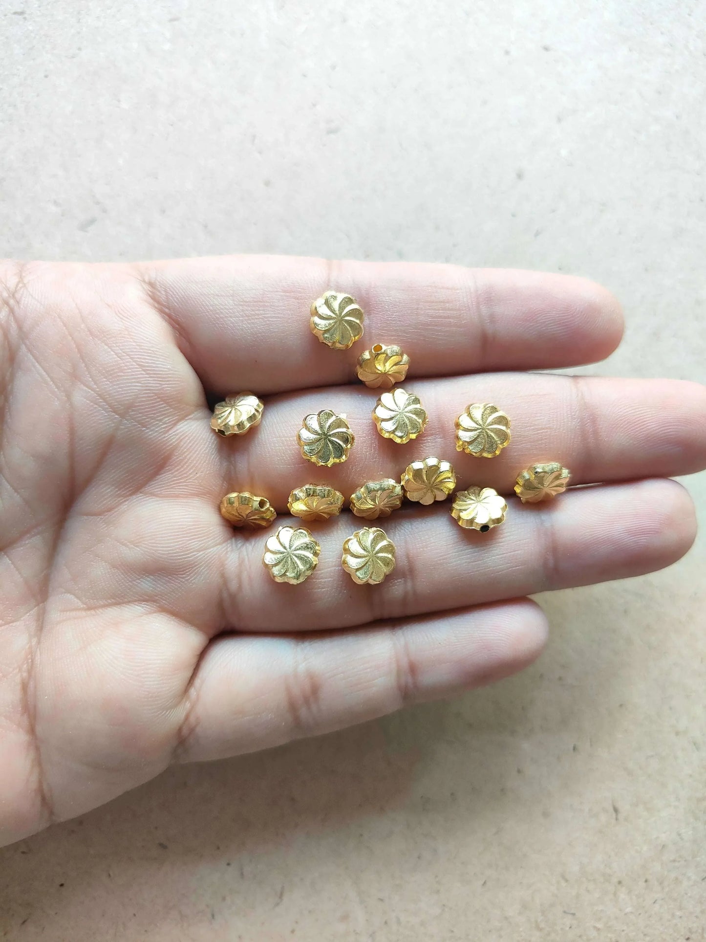 crafts-small-flower-beads-golden-style-hand-held