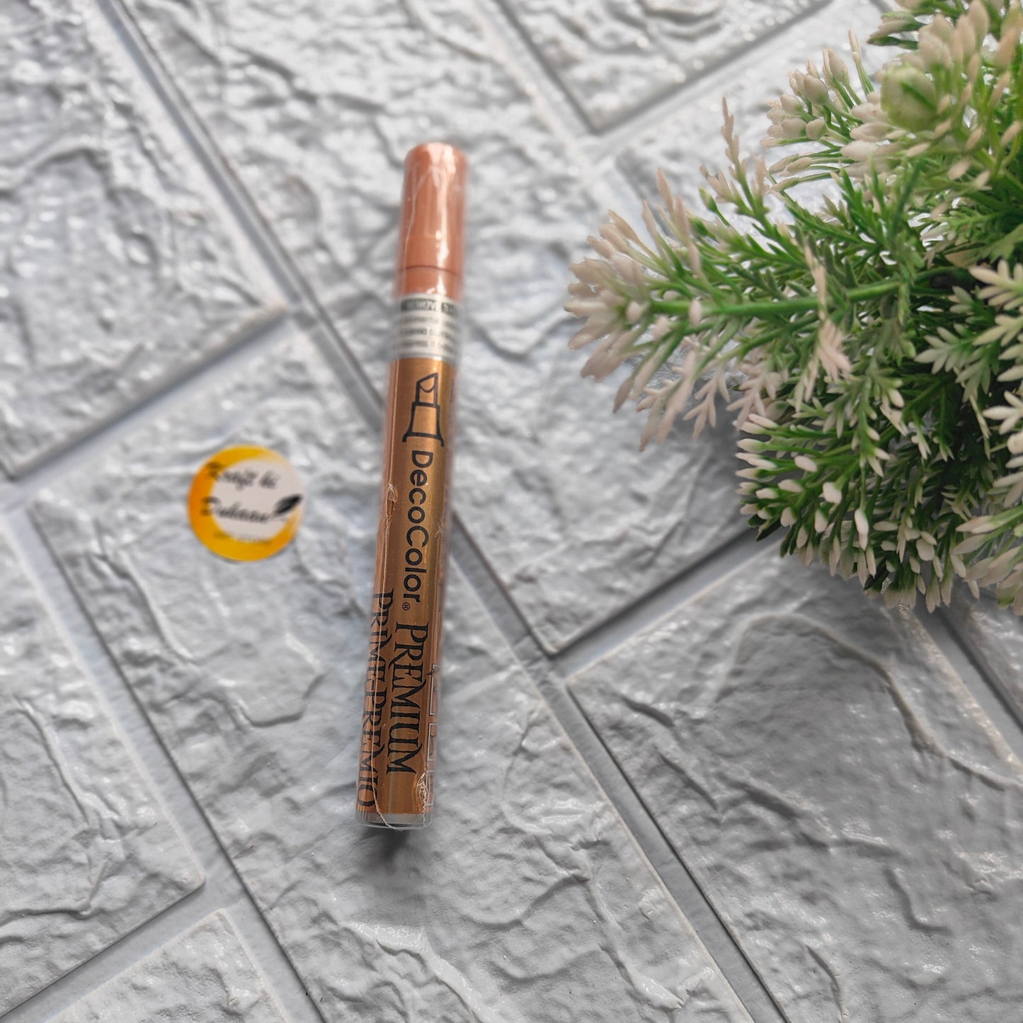 Kraft ki Dukaan resin art deco marker in bronze for creating elegant designs on various surfaces