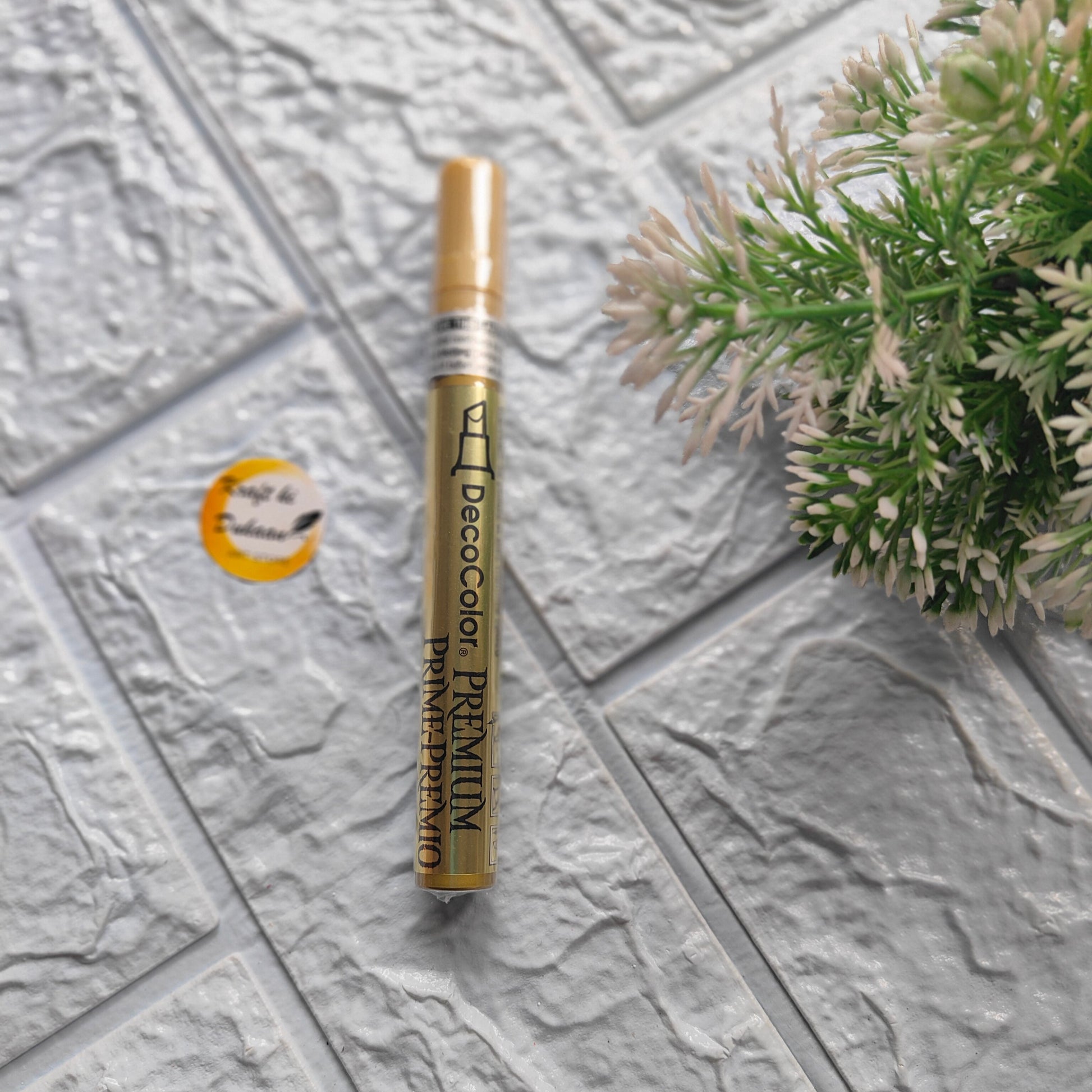 DecoColor Premium Gold Marker for Resin Art Deco Marker with fine tip for detailed designs