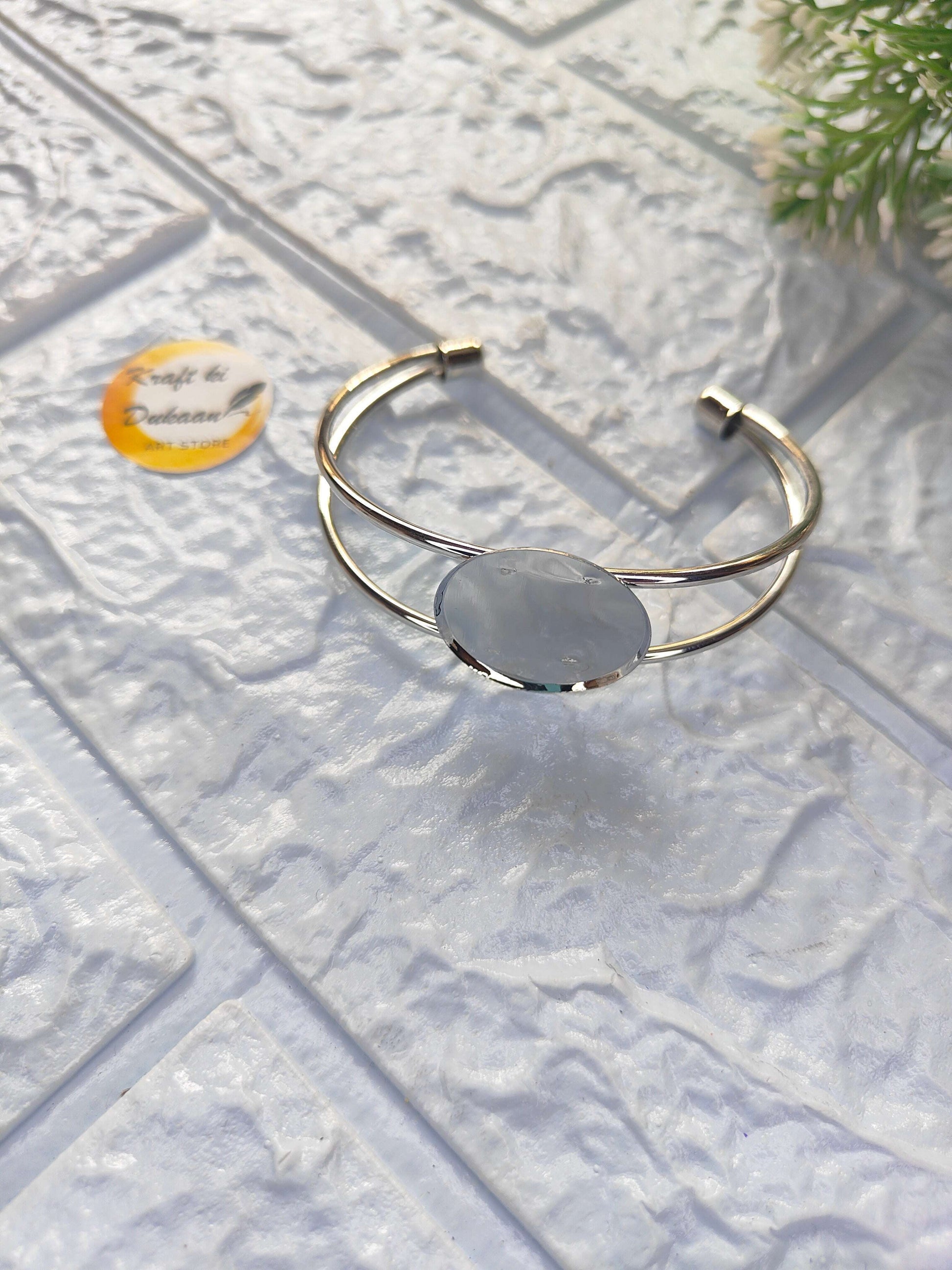 designer-resin-bracelet-blue-oval-stone-silver-band