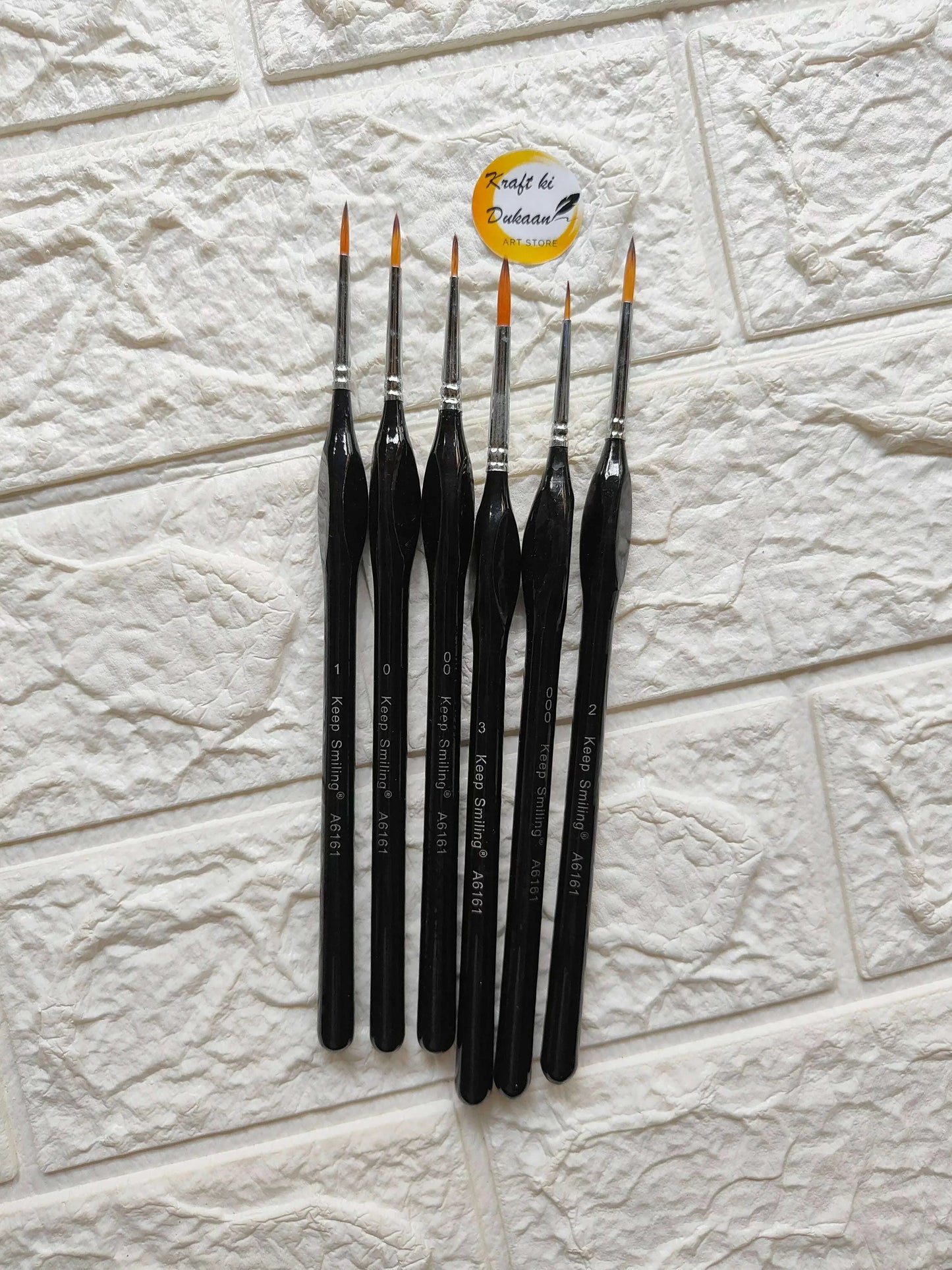 Detail Liner Brush set: 6 fine liner brushes with orange tips and black handles
