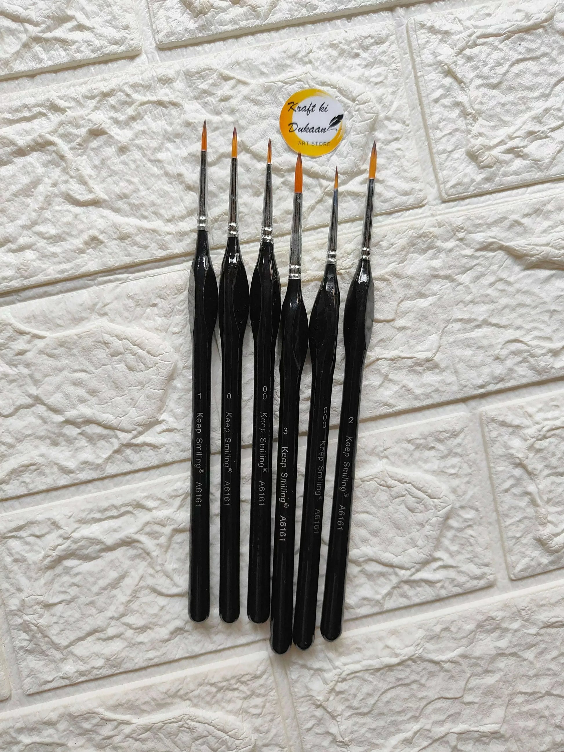 Detail Liner Brush set: 6 fine liner brushes with orange tips and black handles