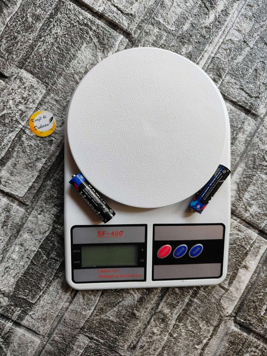 digital-weighing-scale-for-resin-art-sf-400-batteries-on-scale