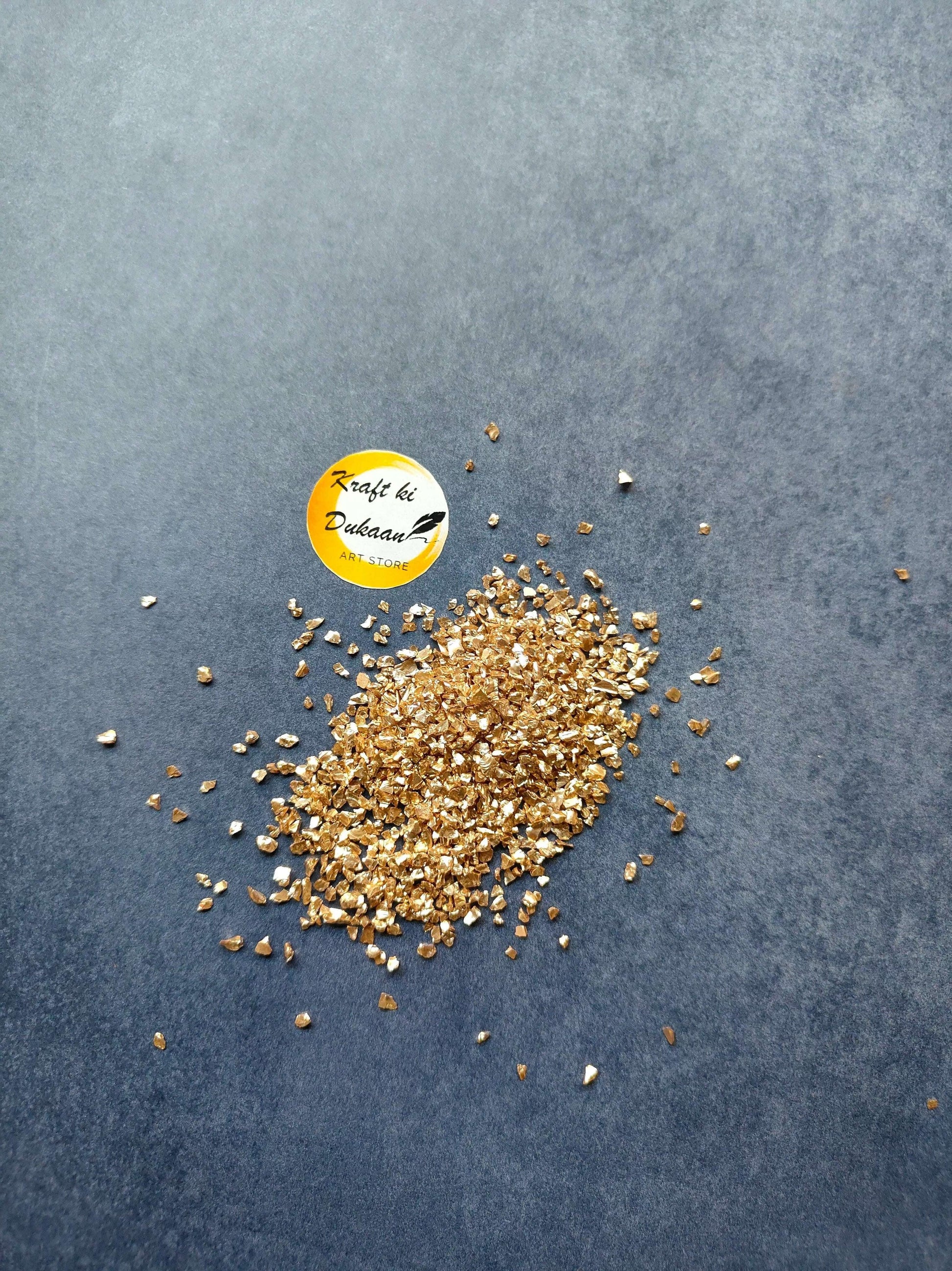 gold-stones-for-resin-art-sprinkled-golden-flakes