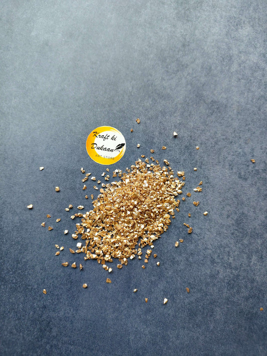 gold-stones-for-resin-art-sprinkled-golden-flakes