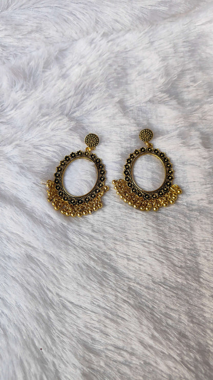 golden-jhumka-earrings-oval-black-gold-beaded-design-2