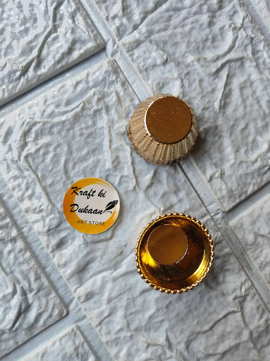 Golden katori 3 cm: gold round katori with beaded edge and inner base