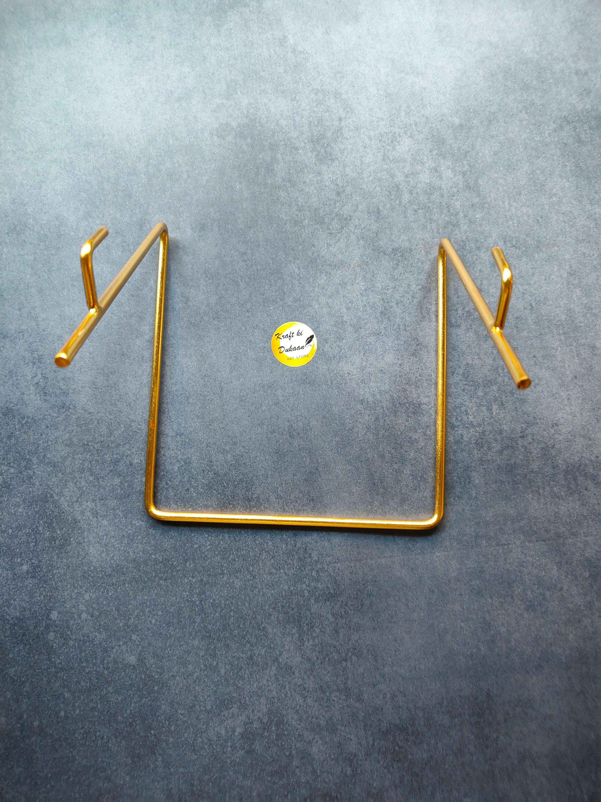 Golden Metal Stand D