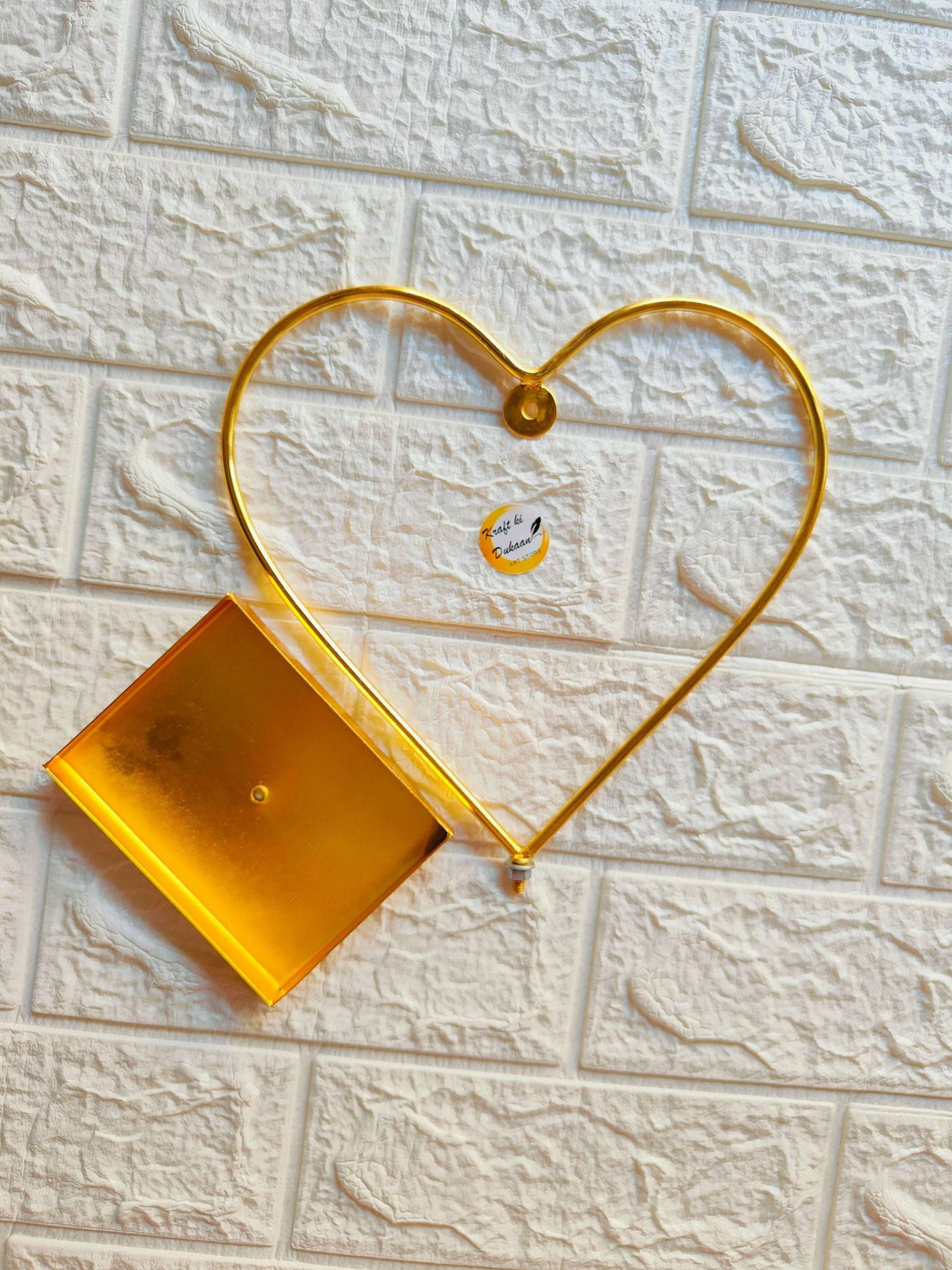 golden-metal-heart-frame-stand-gold-base-1