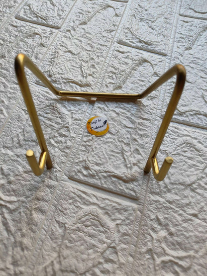golden-metal-stand-for-art-display-angle-3