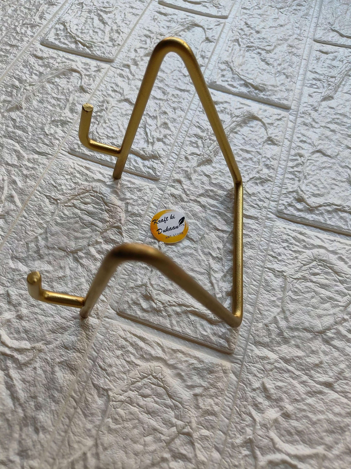 golden-metal-stand-for-art-display-angle-5