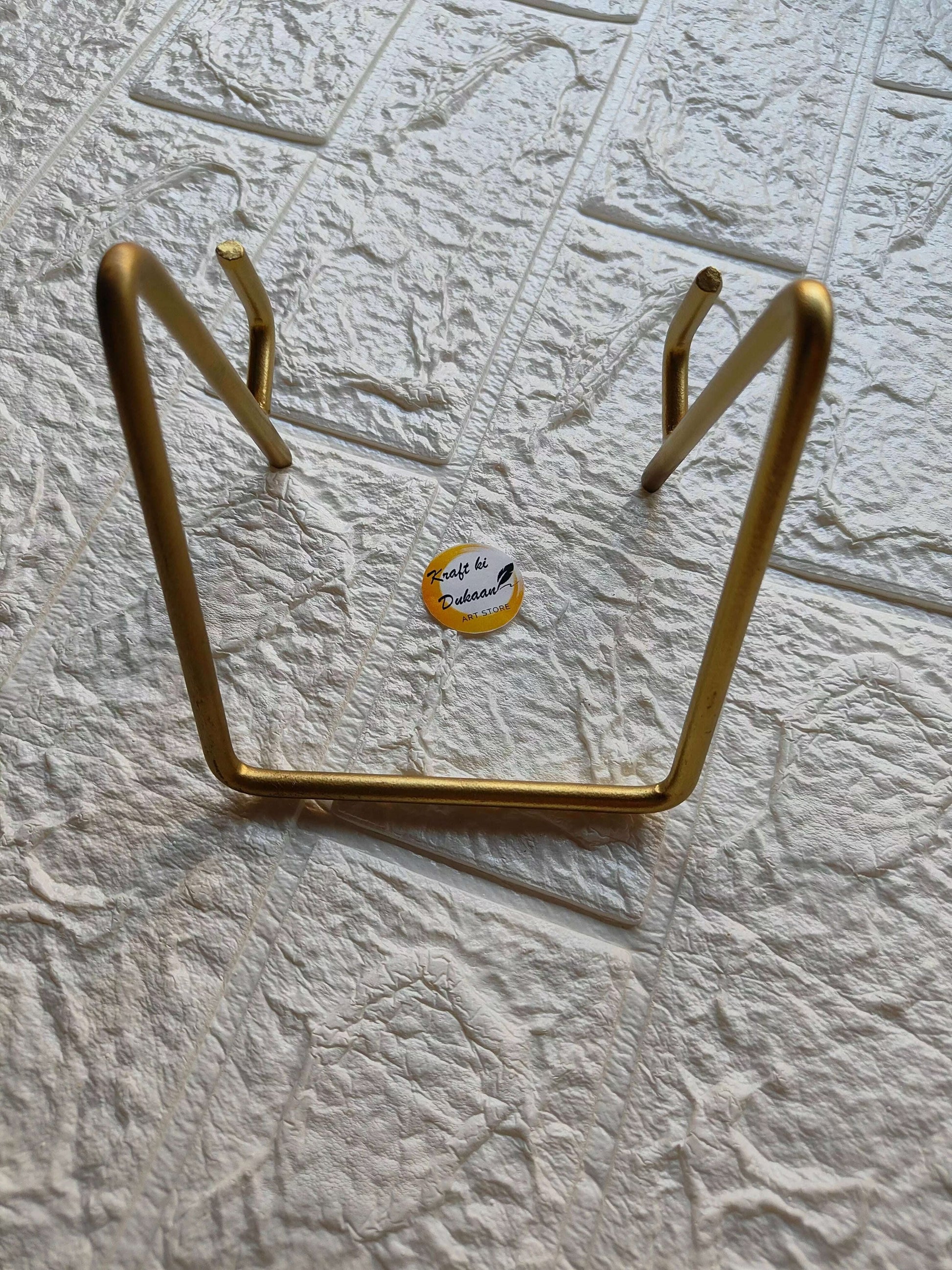 golden-metal-stand-for-art-display-angle-6