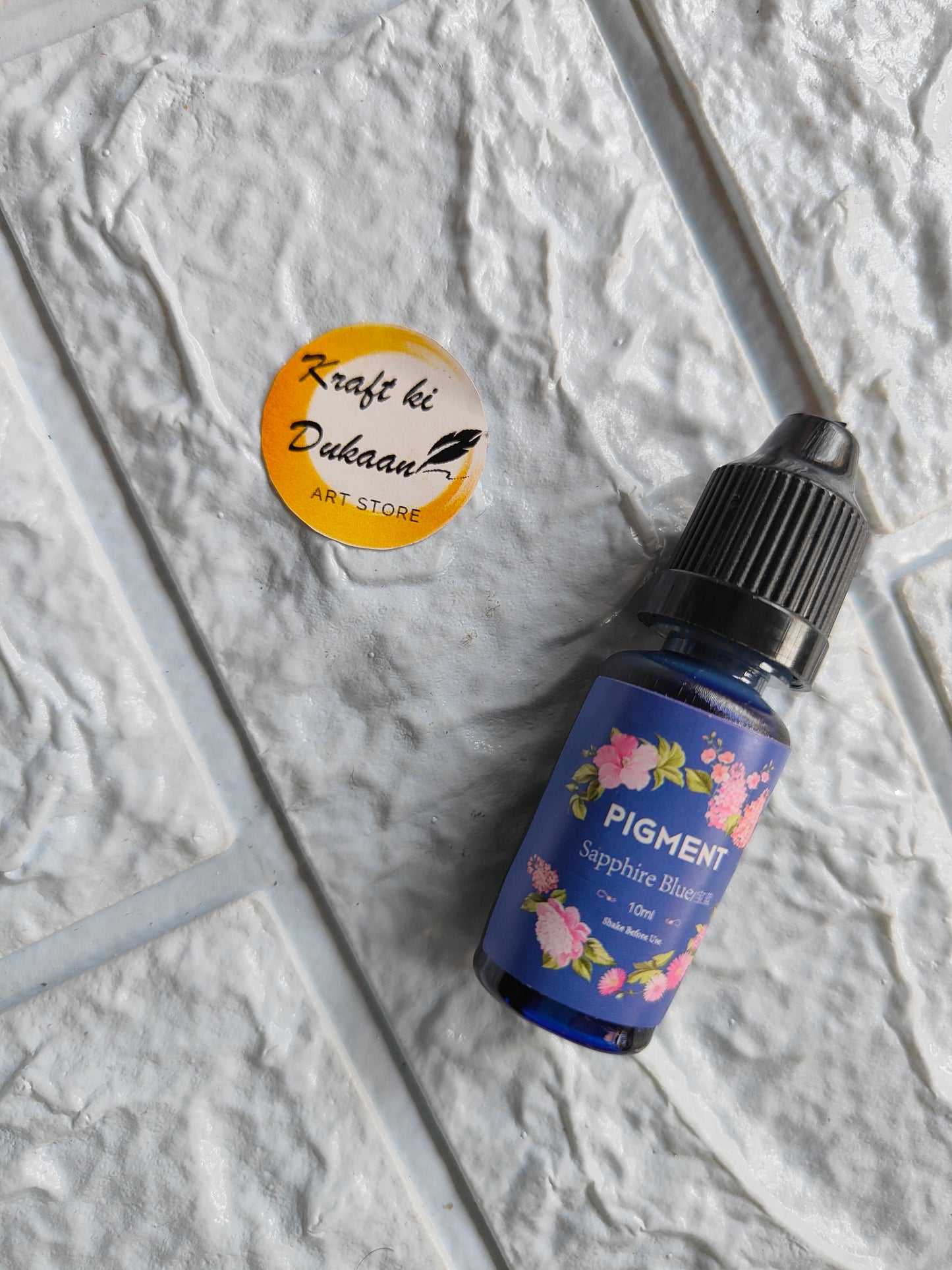 High-quality resin pigment in Sapphire Blue color from Kraft ki Dukaan for vibrant art projects